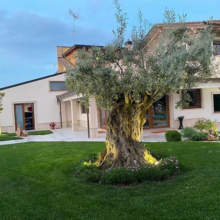Balneum Rooms & Spa Mirabella Eclano エクステリア 写真
