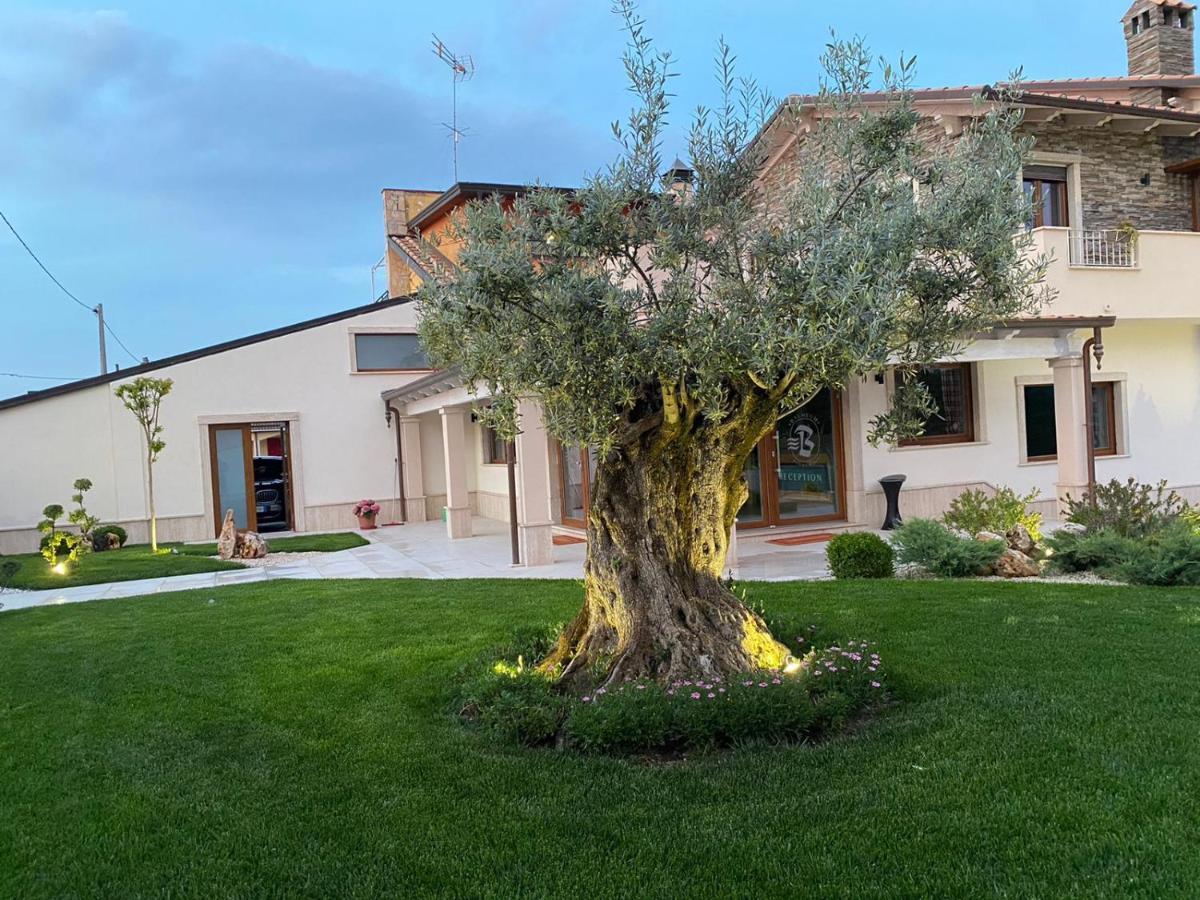 Balneum Rooms & Spa Mirabella Eclano エクステリア 写真